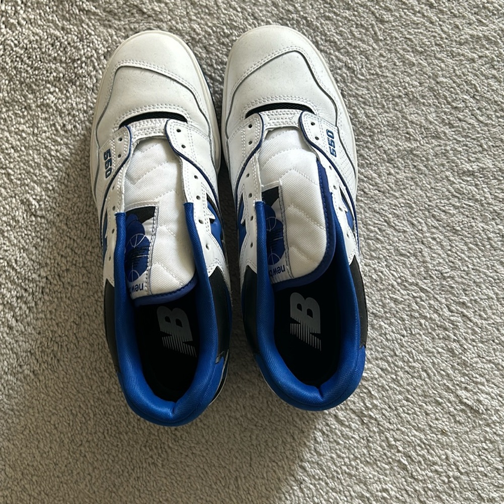 New balance 550 practically new. Yes I have laces!
